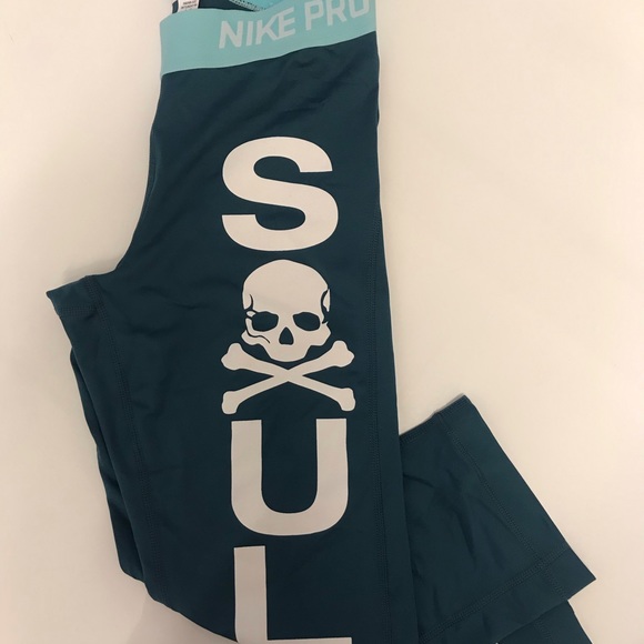 NOT FOR SALE - Nike x SoulCycle Pro Teal Capri Leggings - Picture 3 of 5